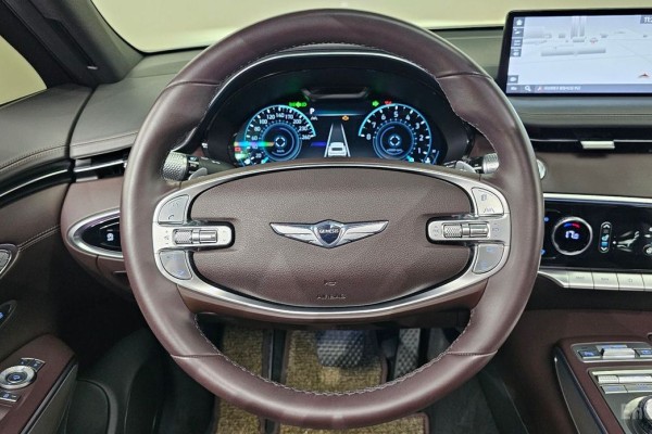 2021 Genesis GV70 с пробегом 53 940 км