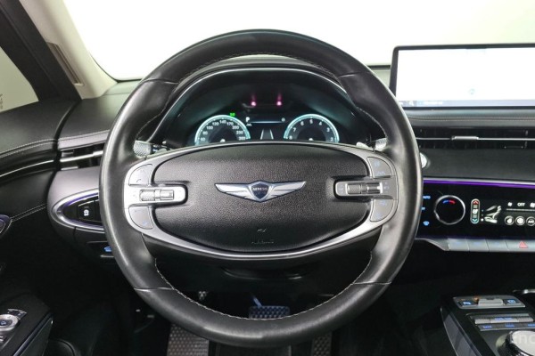 2021 Genesis GV70 с пробегом 80 674 км