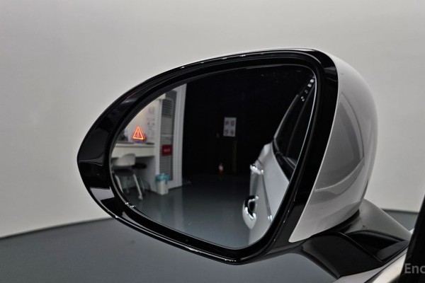 2021 Genesis GV70 с пробегом 53 940 км