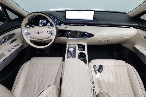 2021 Genesis GV70 с пробегом 66 284 км