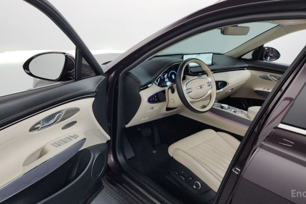 2021 Genesis GV70 с пробегом 66 284 км