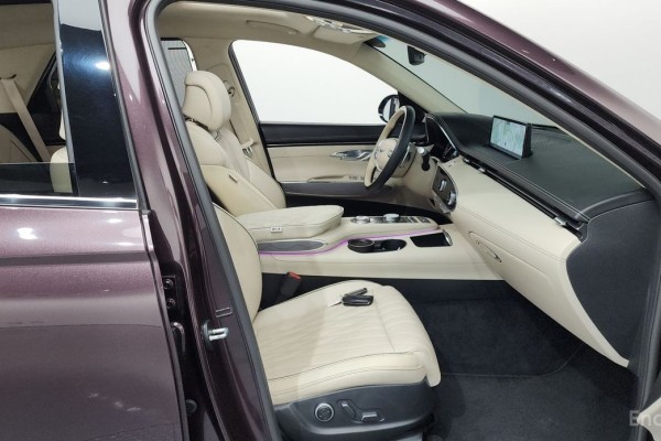 2021 Genesis GV70 с пробегом 66 284 км