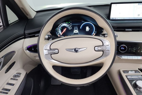 2021 Genesis GV70 с пробегом 66 284 км