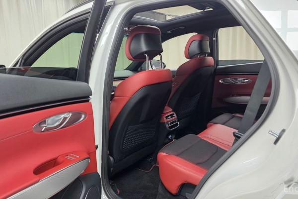 2022 Genesis GV70 с пробегом 107 268 км