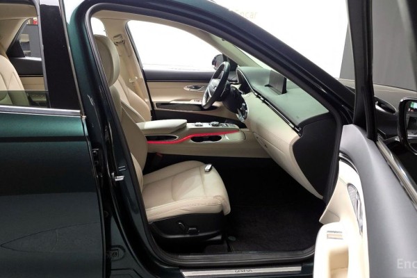 2021 Genesis GV70 с пробегом 80 815 км