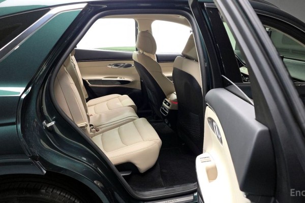 2021 Genesis GV70 с пробегом 80 815 км