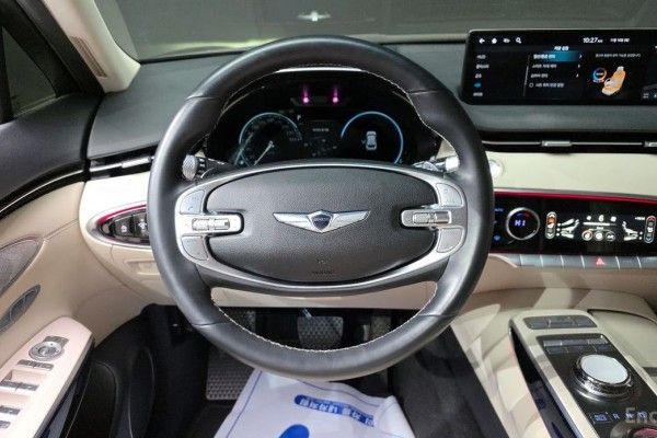 2021 Genesis GV70 с пробегом 80 815 км