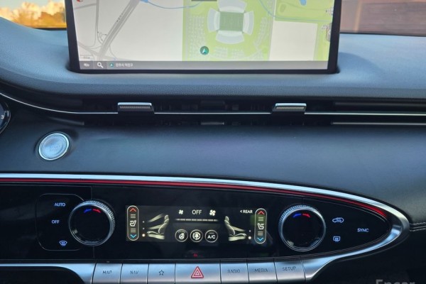 2021 Genesis GV70 с пробегом 112 528 км