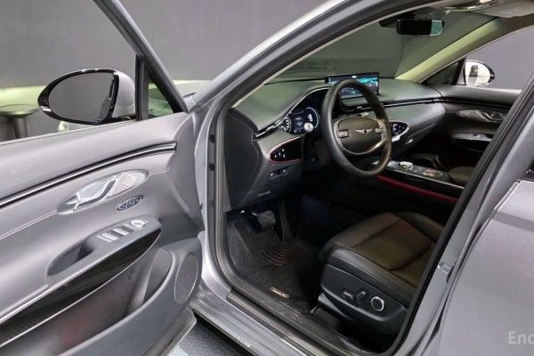 2022 Genesis GV70 с пробегом 50 123 км