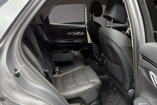 2022 Genesis GV70 с пробегом 50 123 км