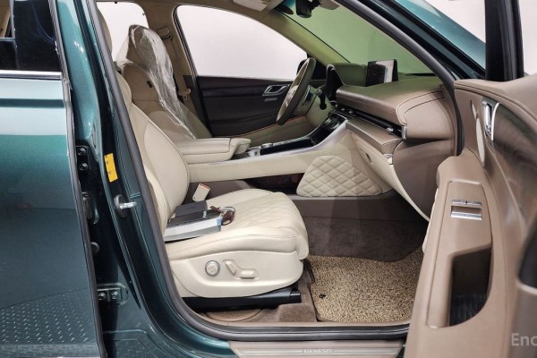 2021 Genesis GV80 с пробегом 129 400 км