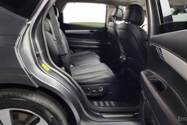 2021 Genesis GV80 с пробегом 103 706 км