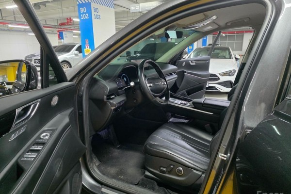 2021 Genesis GV80 с пробегом 115 605 км