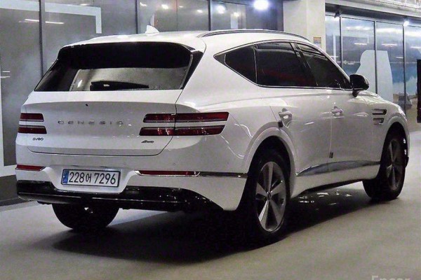 2021 Genesis GV80 с пробегом 100 000 км