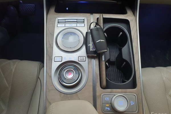 2022 Genesis GV80 с пробегом 82 817 км