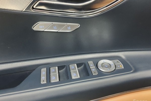 2021 Genesis GV80 с пробегом 83 098 км