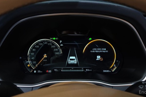 2021 Genesis GV80 с пробегом 98 680 км