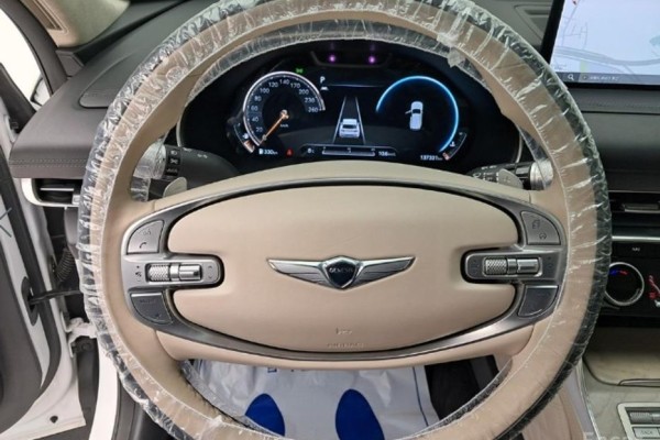 2021 Genesis GV80 с пробегом 137 328 км