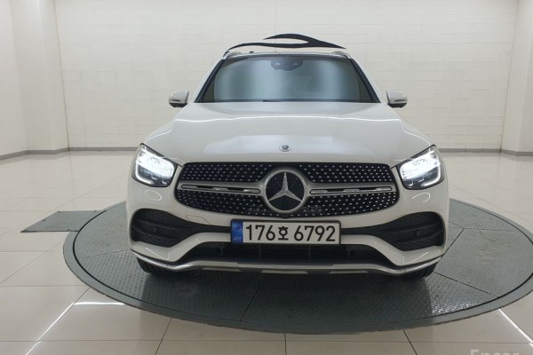 2022 Mercedes-Benz GLC с пробегом 54 897 км