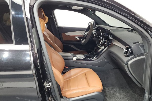 2021 Mercedes-Benz GLC с пробегом 65 978 км