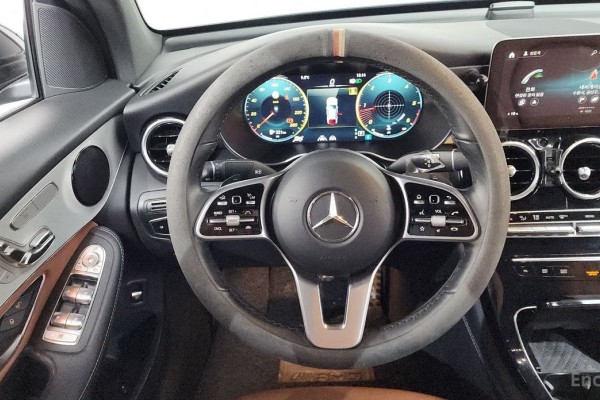 2021 Mercedes-Benz GLC с пробегом 65 978 км