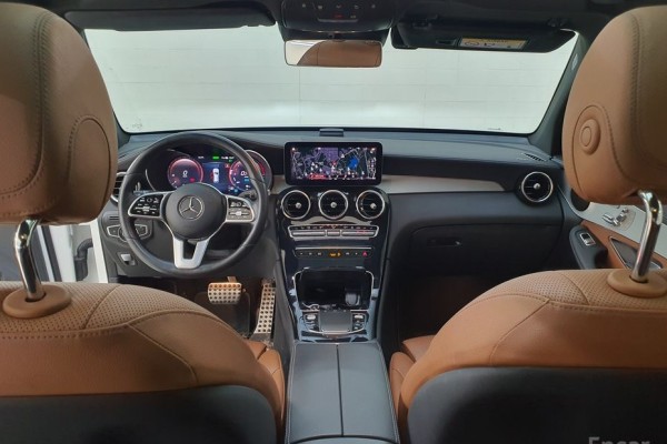 2022 Mercedes-Benz GLC с пробегом 54 897 км