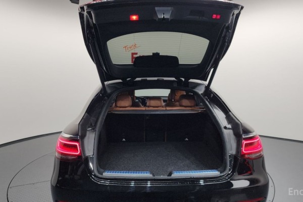 2021 Mercedes-Benz GLC с пробегом 65 978 км