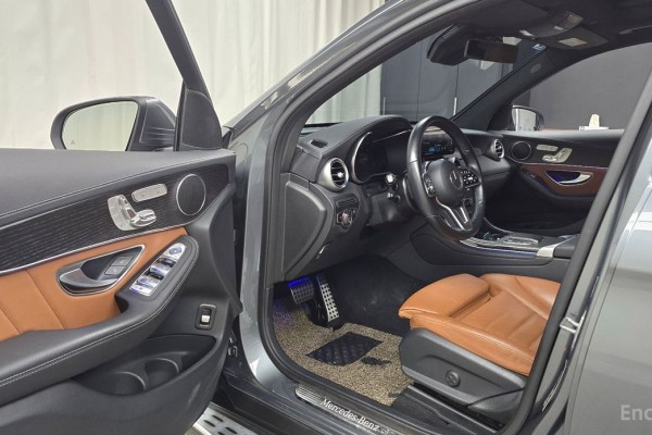 2022 Mercedes-Benz GLC с пробегом 71 551 км