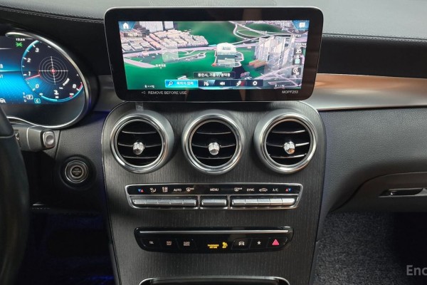 2022 Mercedes-Benz GLC с пробегом 71 551 км