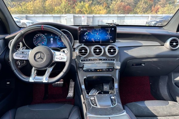 2021 Mercedes-Benz GLC с пробегом 53 241 км