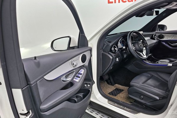 2021 Mercedes-Benz GLC с пробегом 69 674 км