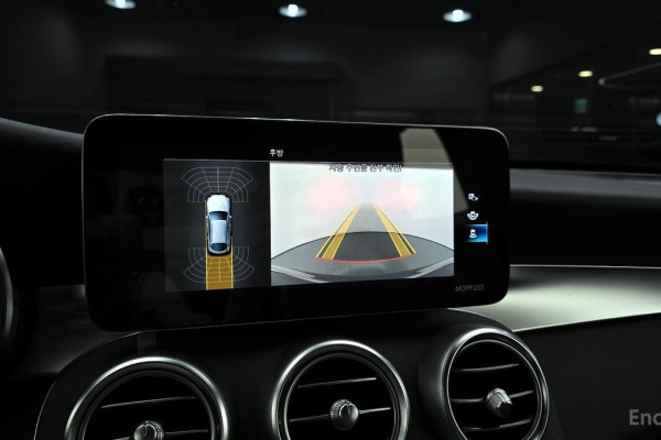 2021 Mercedes-Benz GLC с пробегом 50 023 км