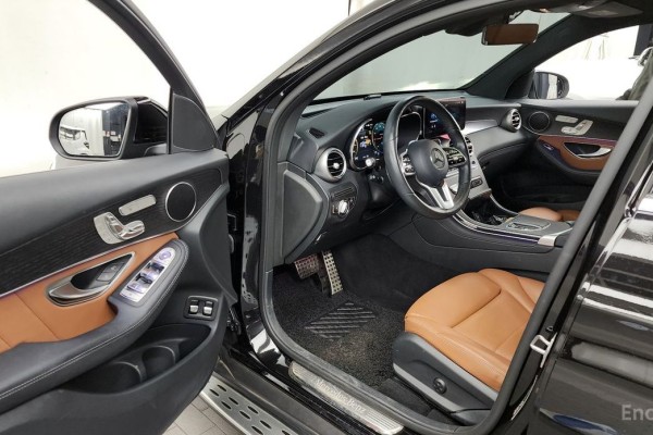 2021 Mercedes-Benz GLC с пробегом 74 895 км