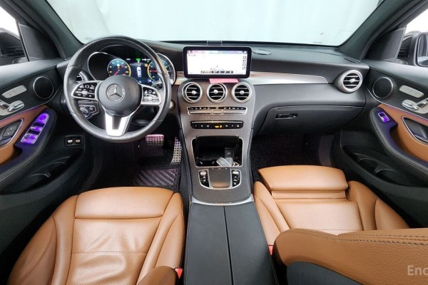 2021 Mercedes-Benz GLC с пробегом 74 895 км