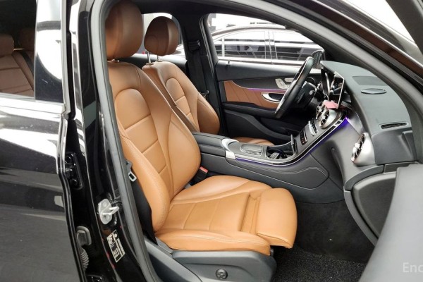 2021 Mercedes-Benz GLC с пробегом 74 895 км