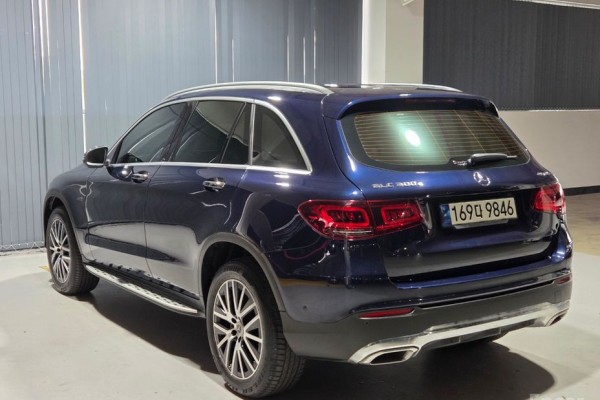 2021 Mercedes-Benz GLC с пробегом 61 872 км