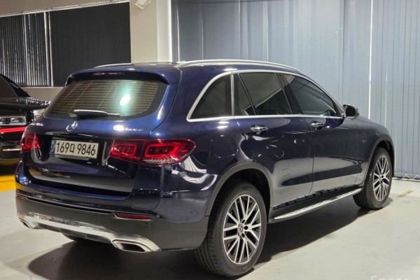 2021 Mercedes-Benz GLC с пробегом 61 872 км