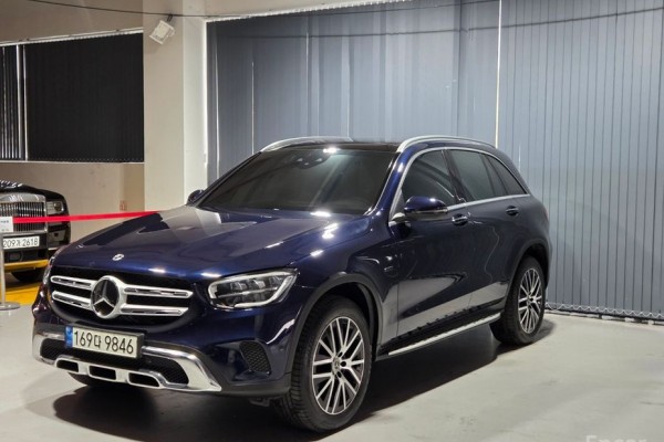 2021 Mercedes-Benz GLC с пробегом 61 872 км
