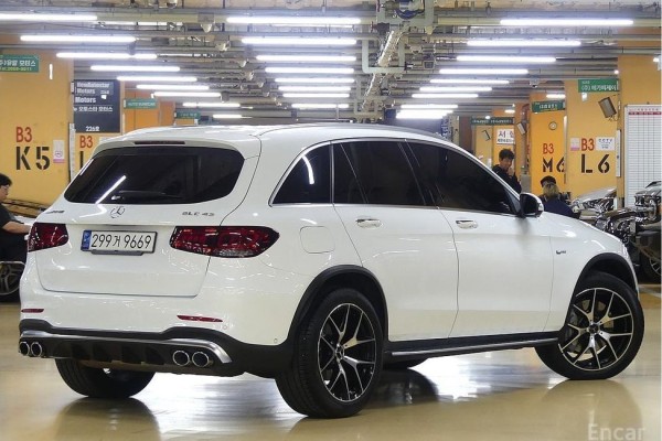 2021 Mercedes-Benz GLC с пробегом 43 000 км