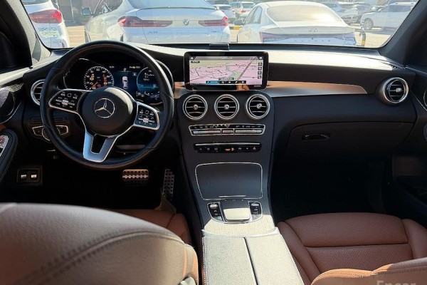 2021 Mercedes-Benz GLC с пробегом 40 957 км