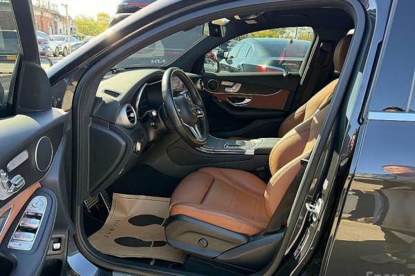 2021 Mercedes-Benz GLC с пробегом 40 957 км