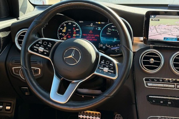 2021 Mercedes-Benz GLC с пробегом 40 957 км