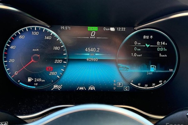 2021 Mercedes-Benz GLC с пробегом 40 957 км