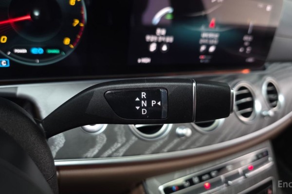 2022 Mercedes-Benz E-Класс с пробегом 53 272 км