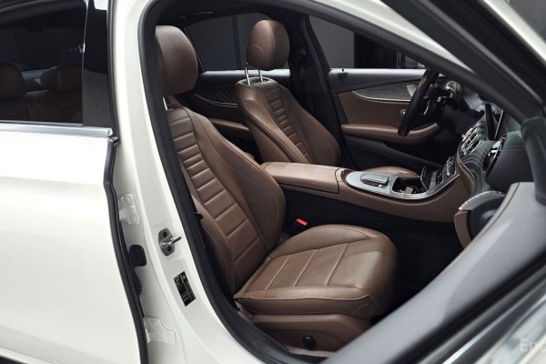 2022 Mercedes-Benz E-Класс с пробегом 53 272 км