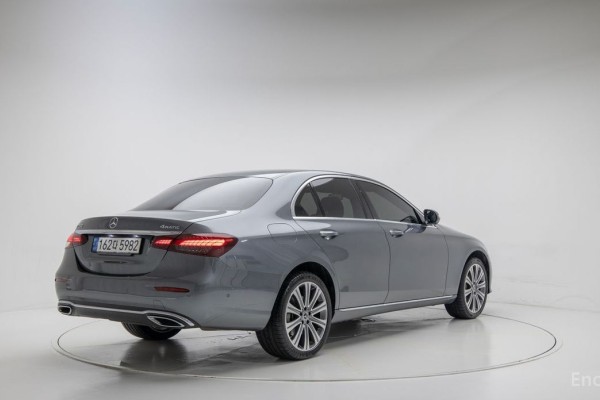 2022 Mercedes-Benz E-Класс с пробегом 57 362 км