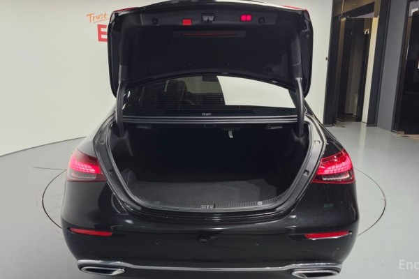 2021 Mercedes-Benz E-Класс с пробегом 61 017 км