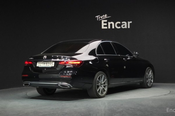 2022 Mercedes-Benz E-Класс с пробегом 128 960 км