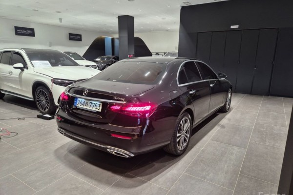 2021 Mercedes-Benz E-Класс с пробегом 60 697 км