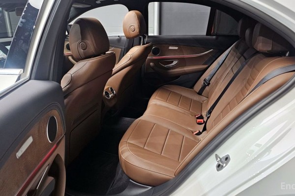 2021 Mercedes-Benz E-Класс с пробегом 44 555 км